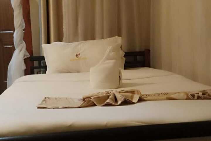 Room 4 of 19