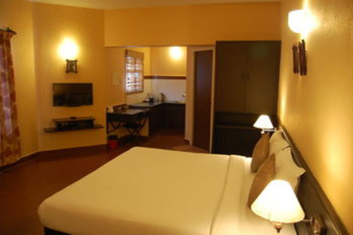 Room 3 of 53