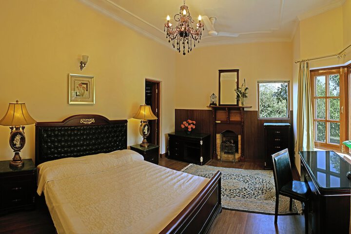 Room 9 of 36