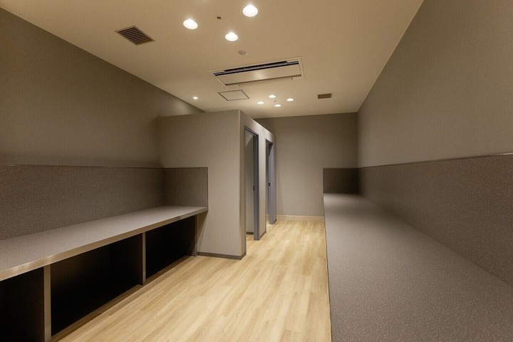 Entrance & Lobby