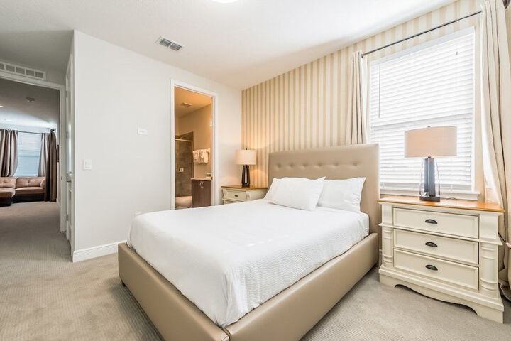 Room 4 of 39