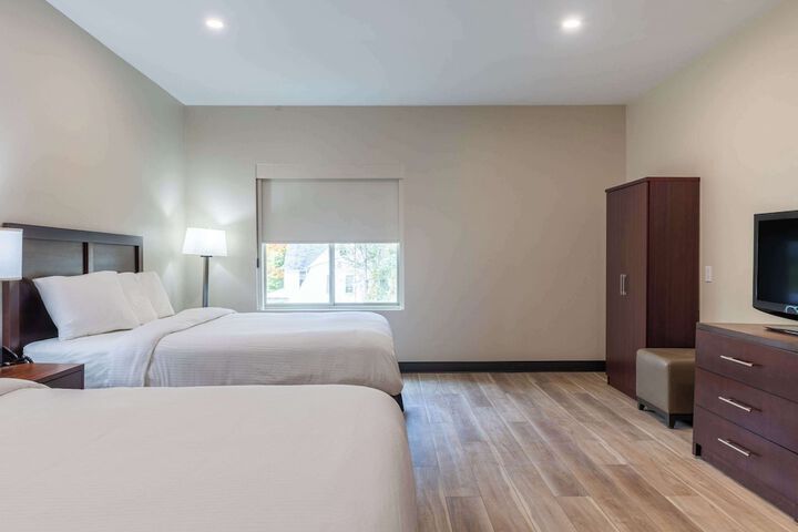 Suite 2 Queen Beds (9 of 21)