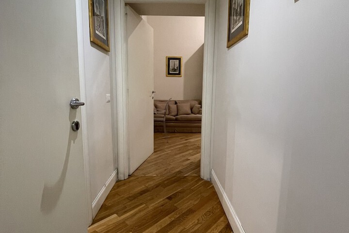 Room 8 of 32