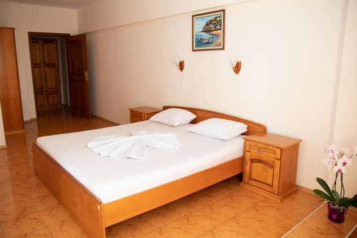Room 44 of 92