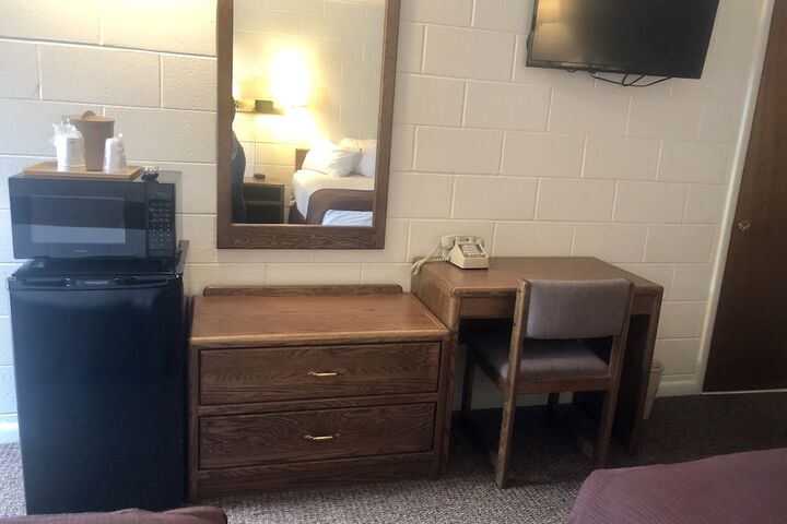 Room 9 of 20