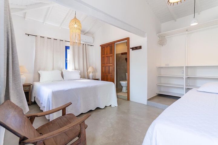 Room 4 of 20