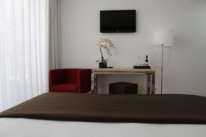 Room 33 of 67
