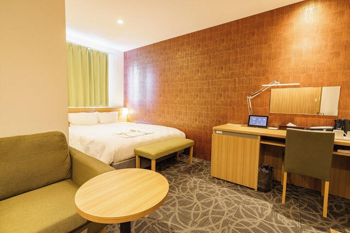 Room 12 of 61