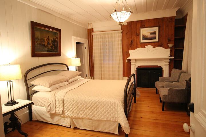 Room 4 of 34
