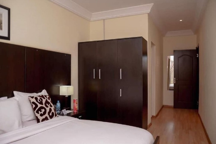 Room 8 of 29