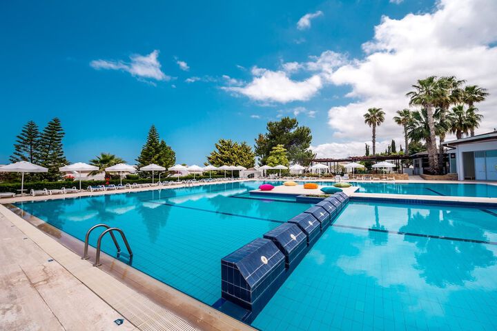 Pool Hotel