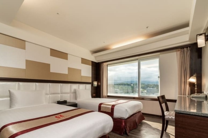 Room 8 of 38