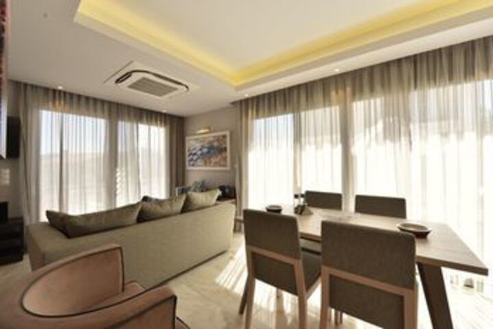 Room 43 of 60