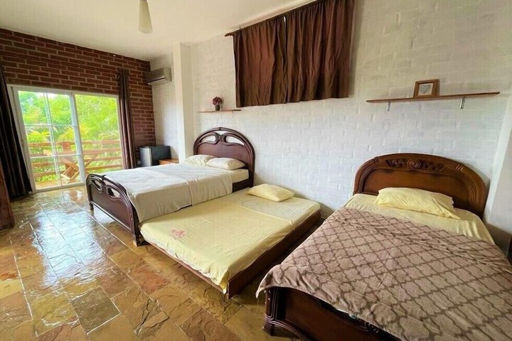 Room 27 of 75