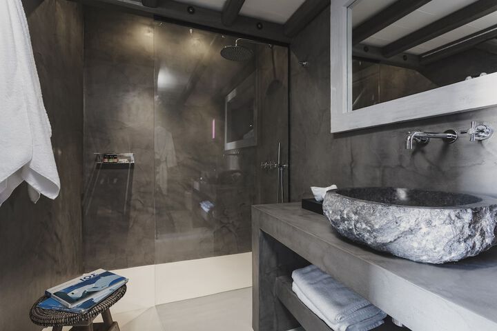 Room 45 of 83
