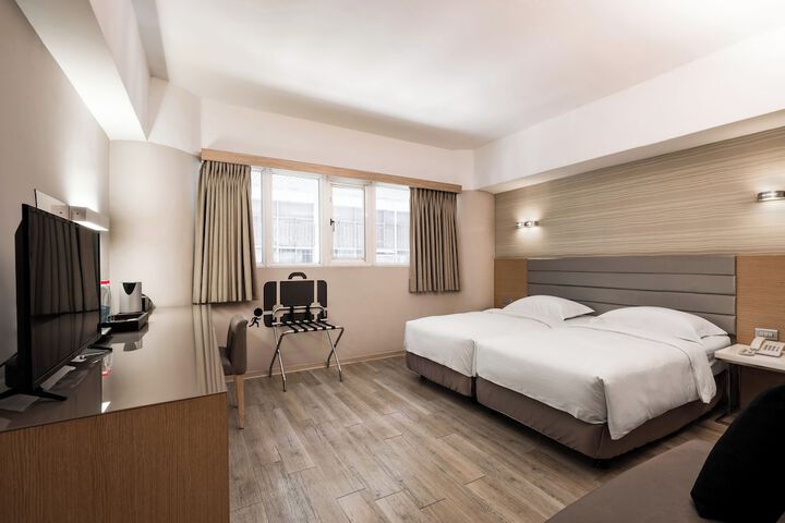 Room 15 of 41