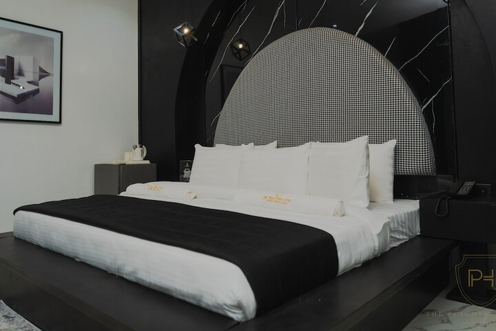 Room 8 of 46