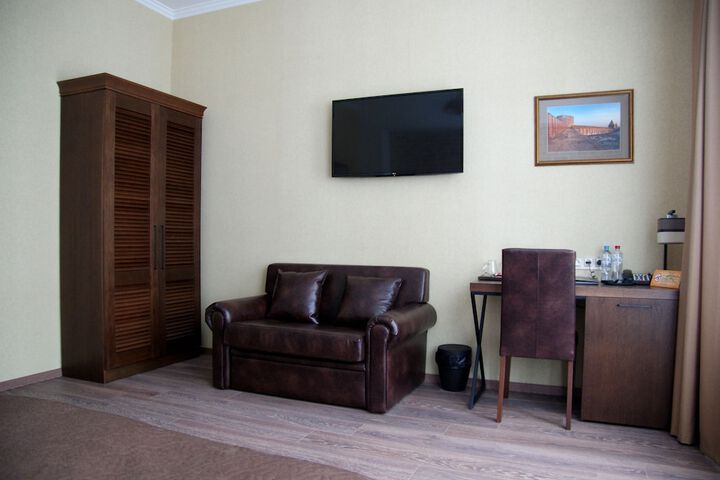 Room 33 of 118