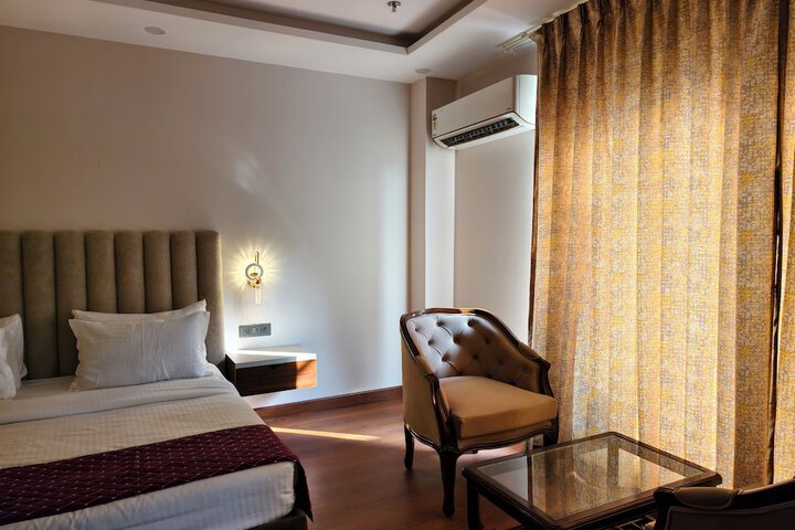 Room 7 of 73