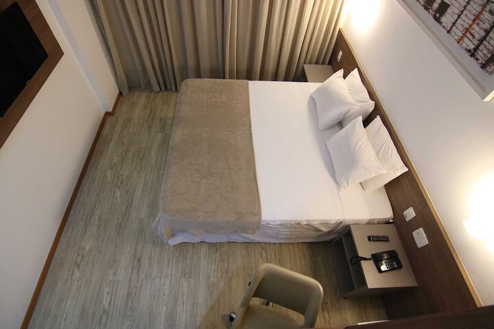 Room 18 of 79