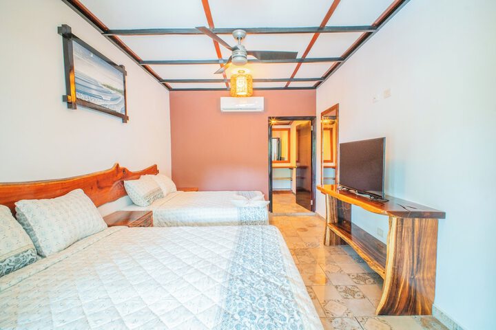 Room 4 of 43