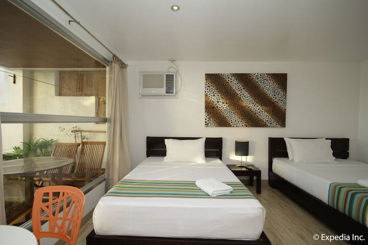 Room 10 of 29