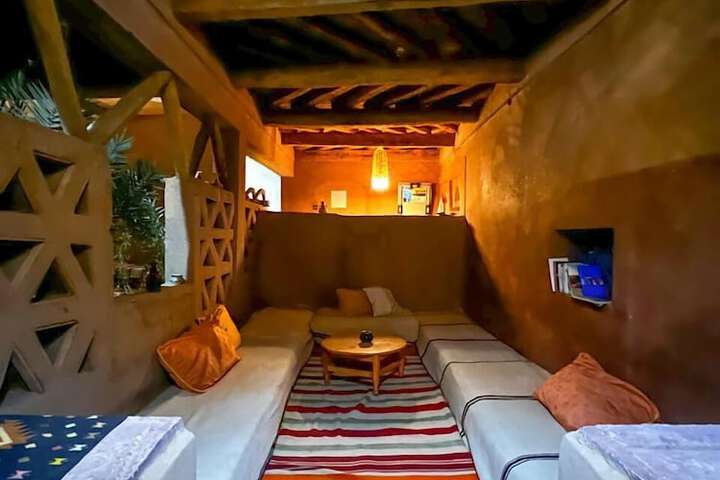 Room 13 of 30