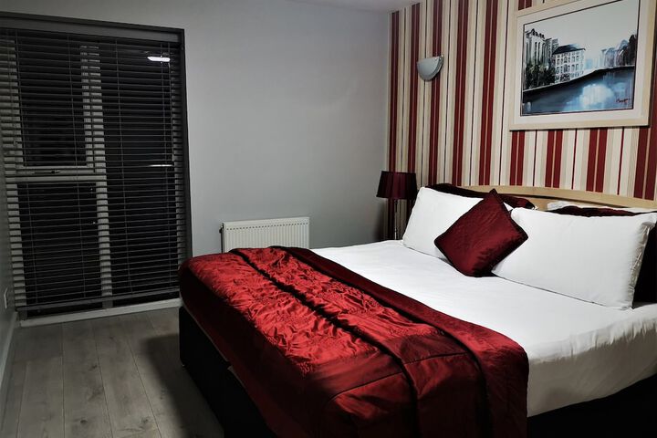 Room 32 of 219