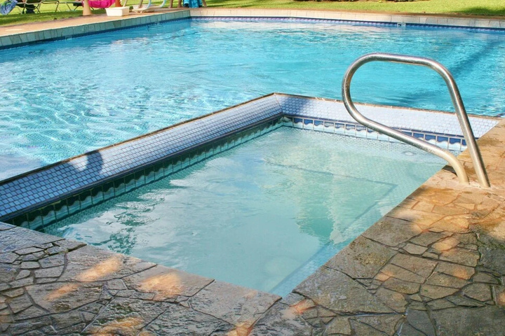 Pool 12 of 21
