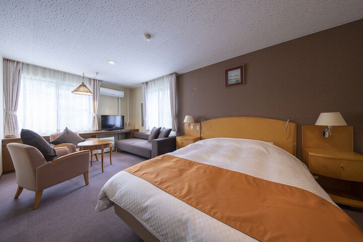 Room 15 of 107