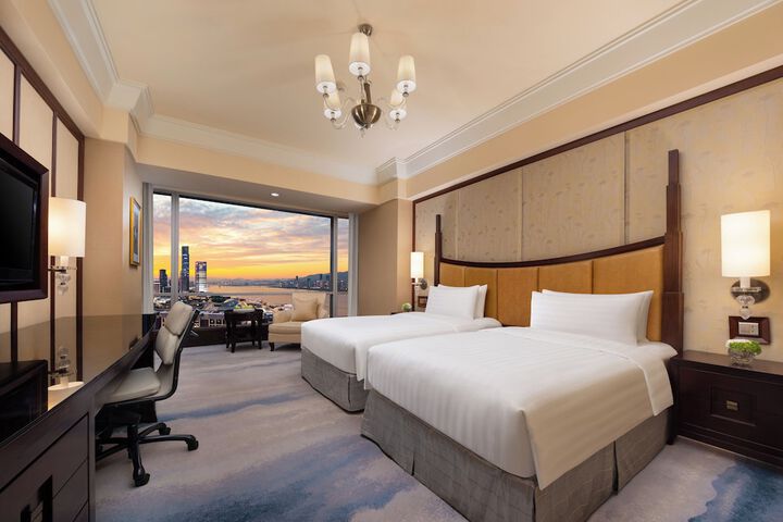 Room 4 of 68