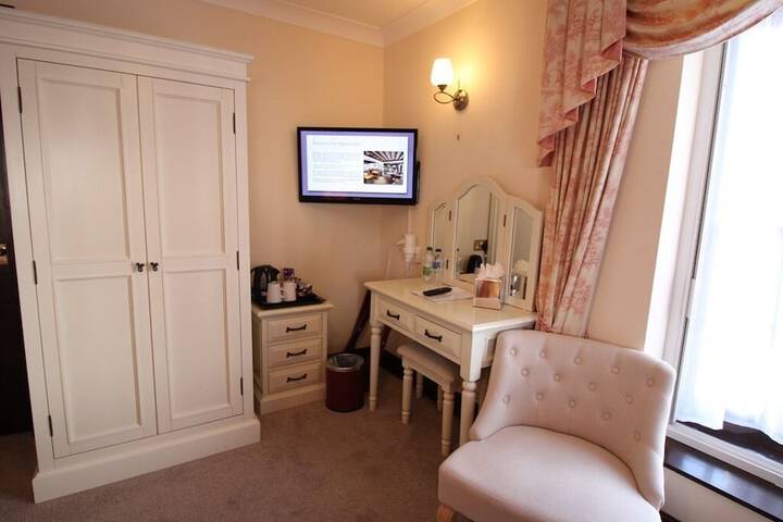 Room 106 of 140