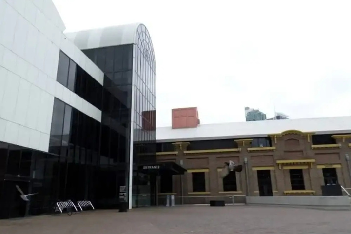 A13-darling Harbour Studio