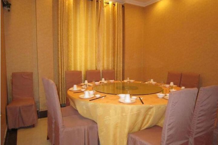 Dining 7 of 7
