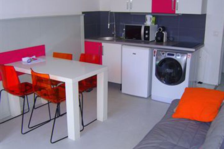 Room 150 of 200