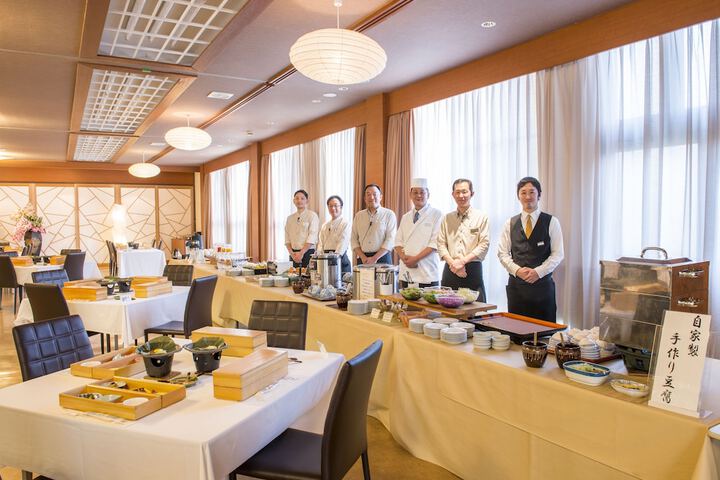 Breakfast/Coffee Service 74 of 111