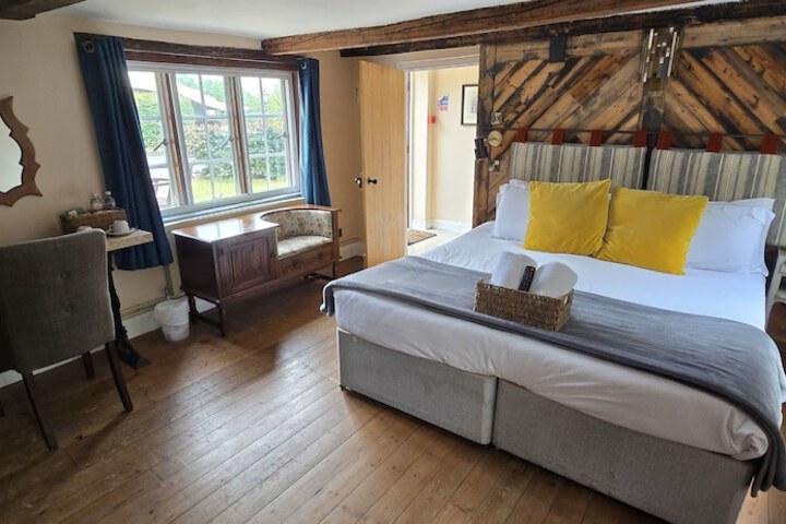 Room 9 of 36