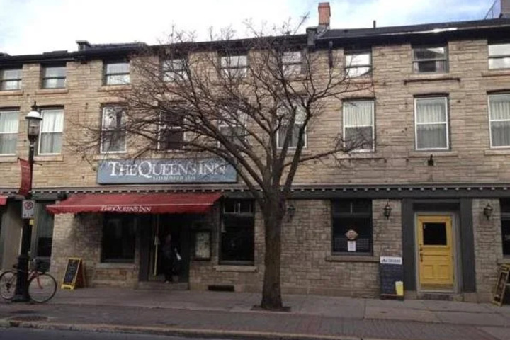 Exterior of Hotel The Queens Inn