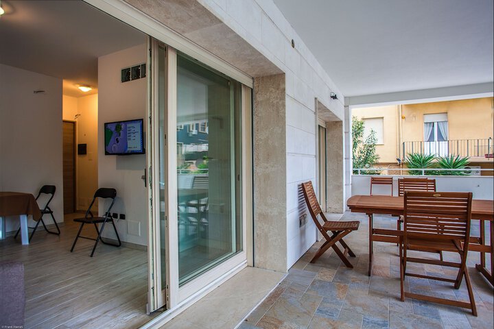Terrace/Patio 33 of 48
