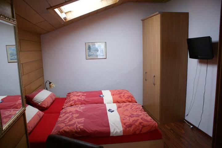 Room 11 of 65
