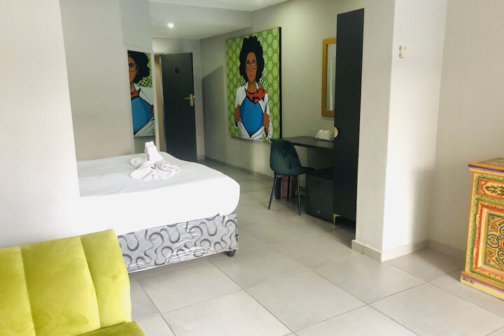 Room 52 of 241