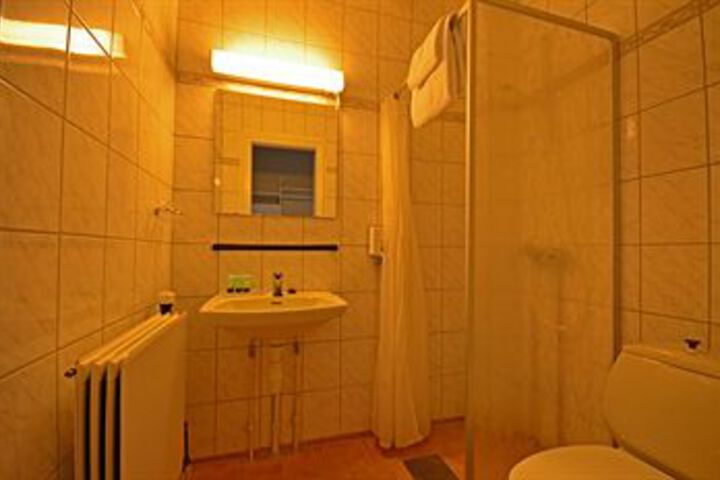 Room 3 of 30