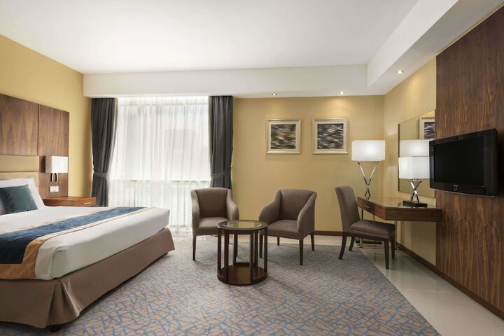 Room 10 of 21