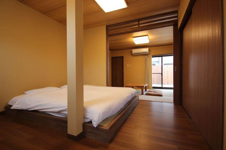 Room 65 of 107