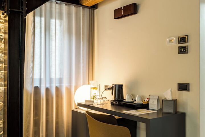 Room 20 of 101
