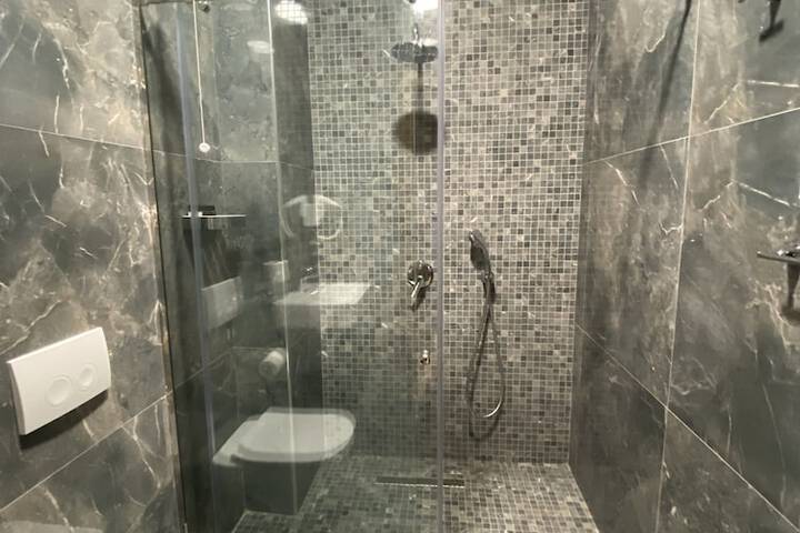 Room 14 of 22