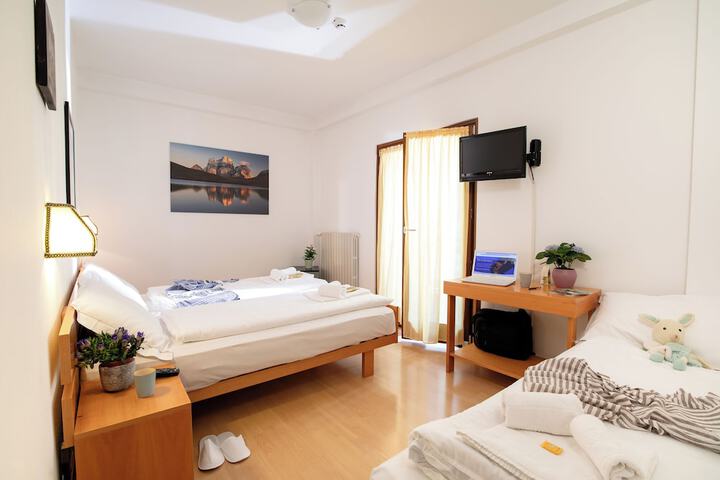Room 11 of 78
