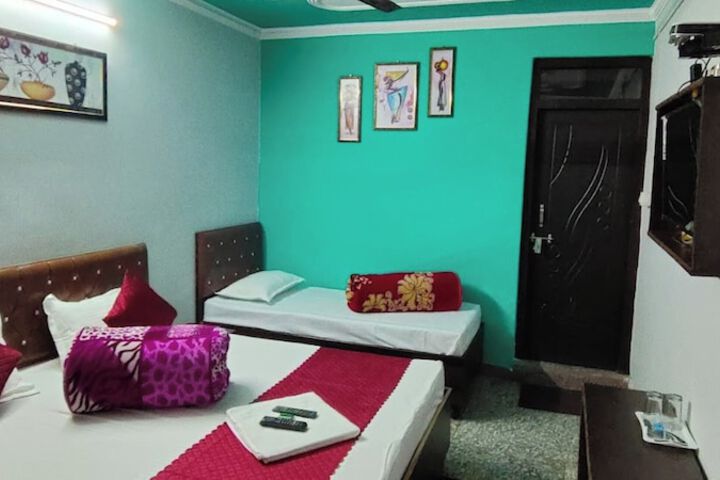 Room 4 of 19