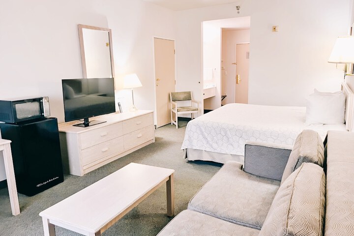 Room 3 of 22