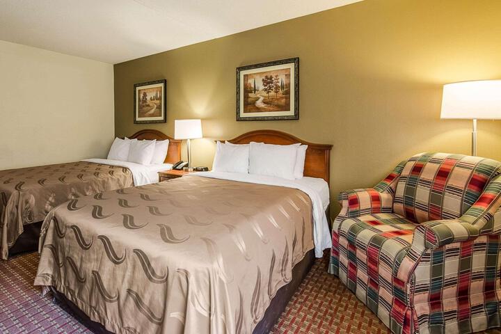 2 Queen Beds Accessible (1 of 10)